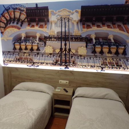 Hostal Serruchi Teruel Extérieur photo