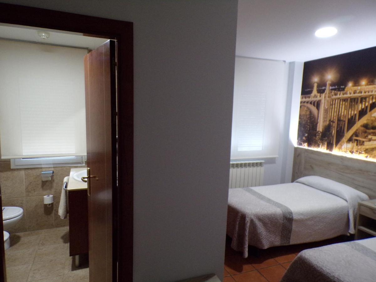 Hostal Serruchi Teruel Extérieur photo